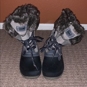 Snow boots size 8